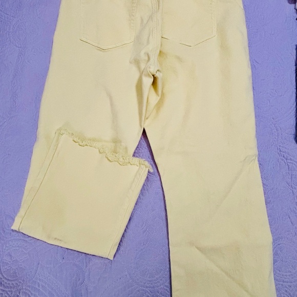 Loft Women's Citrus Yellow High Rise Kick Crop frayed hem Jeans in Size 10 - Picture 4 of 8